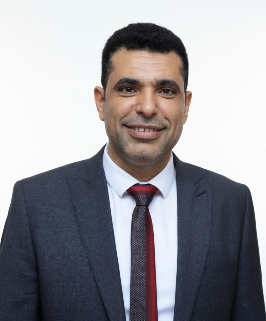 الأستاذ أشرف شعبان